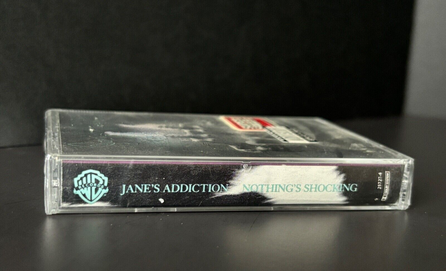 JANE’S ADDICTION nothing’s shocking SEALED CASSETTE