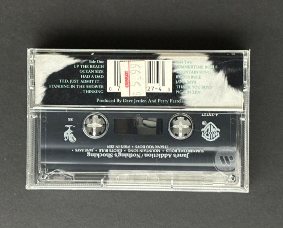 JANE’S ADDICTION nothing’s shocking SEALED CASSETTE